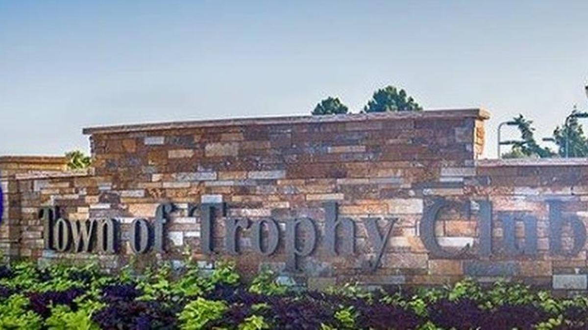 Trophy Club city officials have selected an FBI official in the Dallas division as the city’s new town manager.