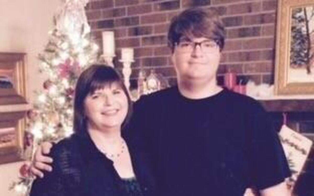 
James Cole Malone, 16, of Southlake is shown in this photograph with his mother, Karen. The teen died Tuesday from injuries he suffered Monday night when he was hit by a car as he was riding his bicycle home.
