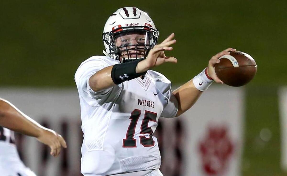 Colleyville Heritage QB Camden Roane (15) should help lead the Panthers to an 8-2 record and the playoffs.