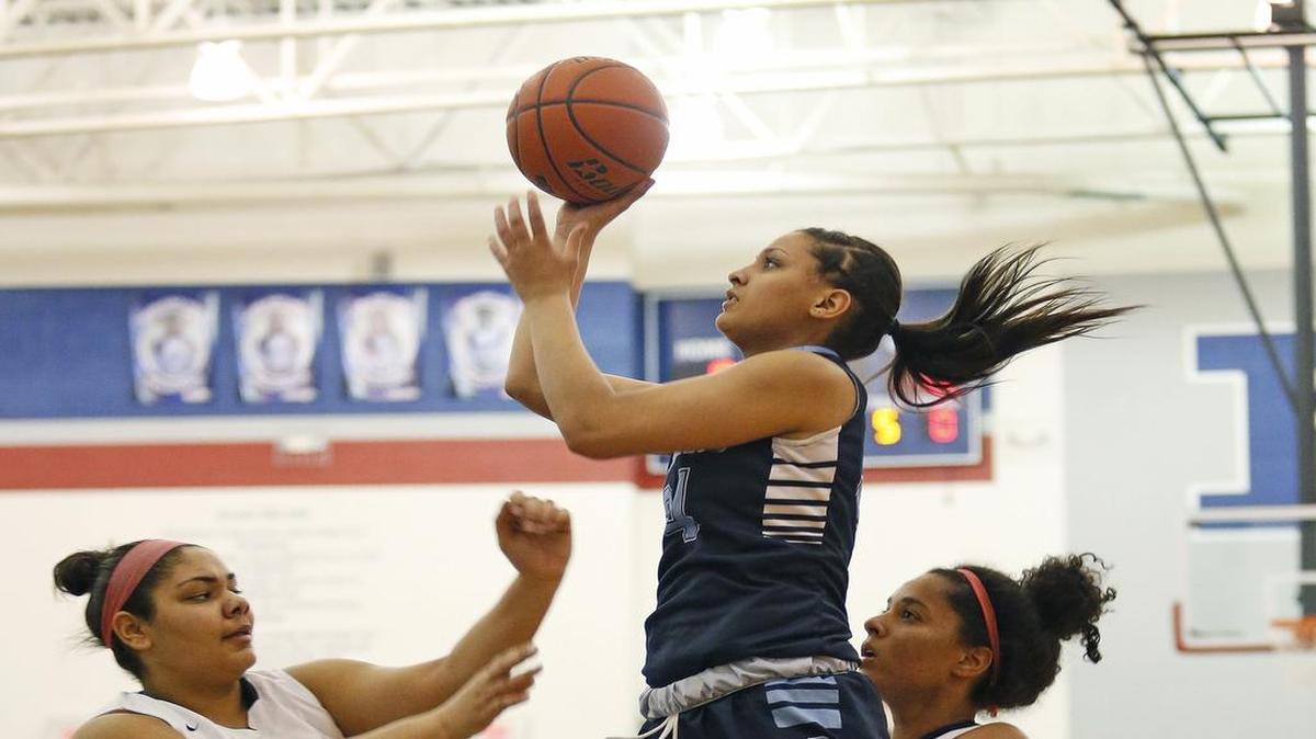 Bell’s Lexi Gordon scored half the points for the Lady Raiders in their tournament-opening 50-45 win over Allen.
