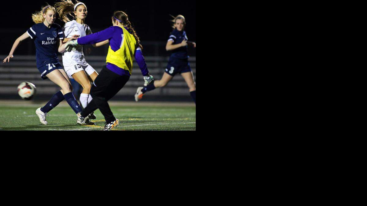 
Colleyville Heritage forward Shine Pickler, center, will be among the players counted upon in the Lady Panthers’ first playoff game this week.
