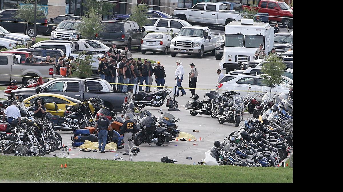 
Six witnesses say they heard a few pistol shots before automatic fire took over during a shootout last month at a Waco Twin Peaks restaurant.
