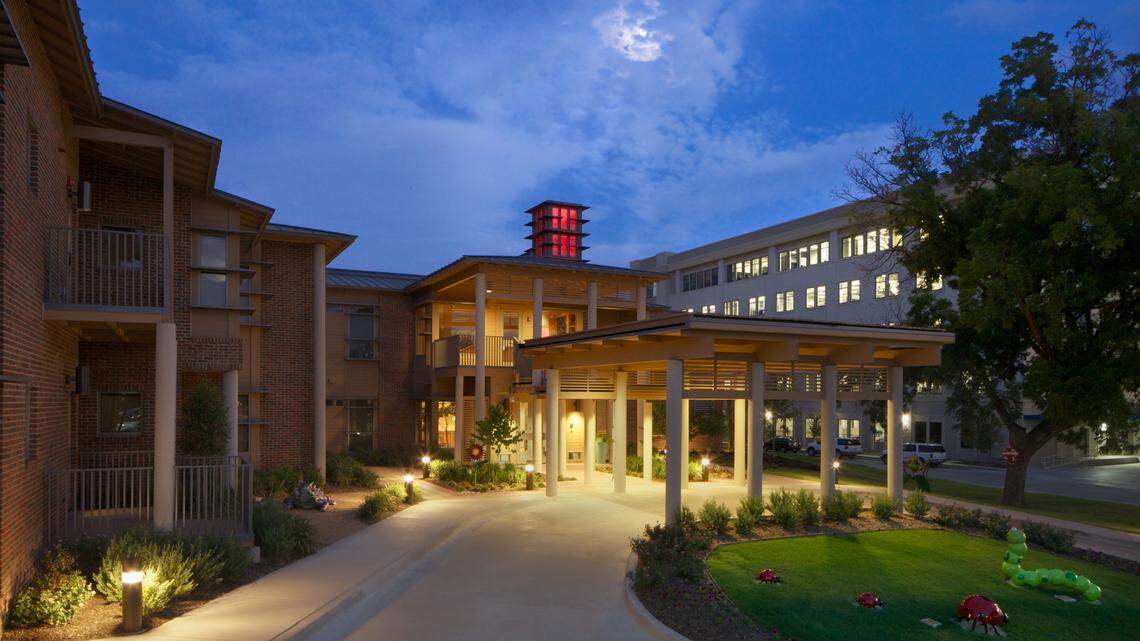 The Ronald McDonald House of Fort Worth provides support to families with children in the hospital. It has a residential campus, family room inside Cook Children’s Hospital, day program and hospitality carts.