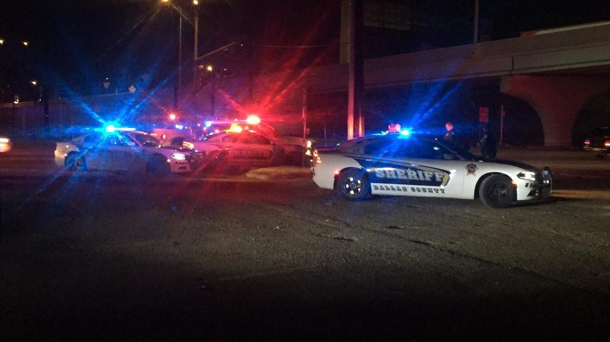 The Dallas County Sheriff’s Office said a suspect sped from a deputy trying to pull him over and crashed into a building in Dallas.