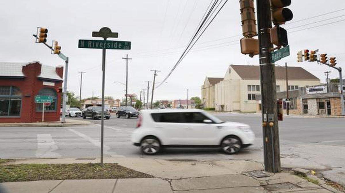 
Six Points, the intersection of East Belknap and Race streets and North Riverside Drive, will get $2.5 million in city funding from the 2014 bond program for redevelopment
