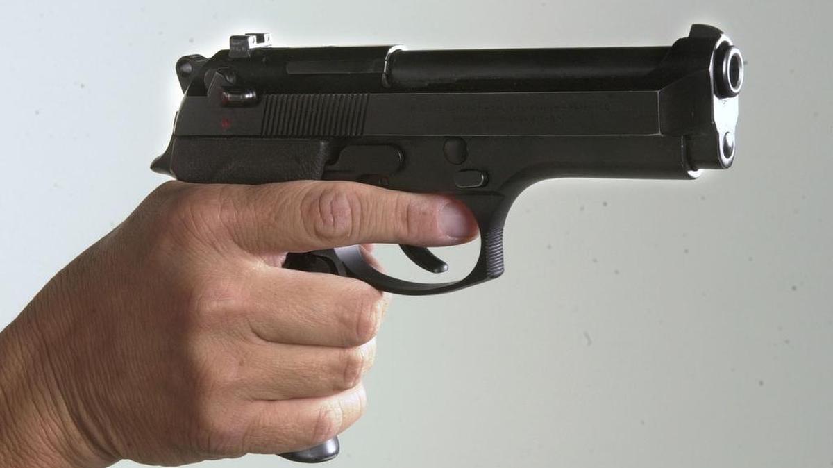 Crowley man arrested in New York City airport for carrying a loaded firearm to the ticket counter.