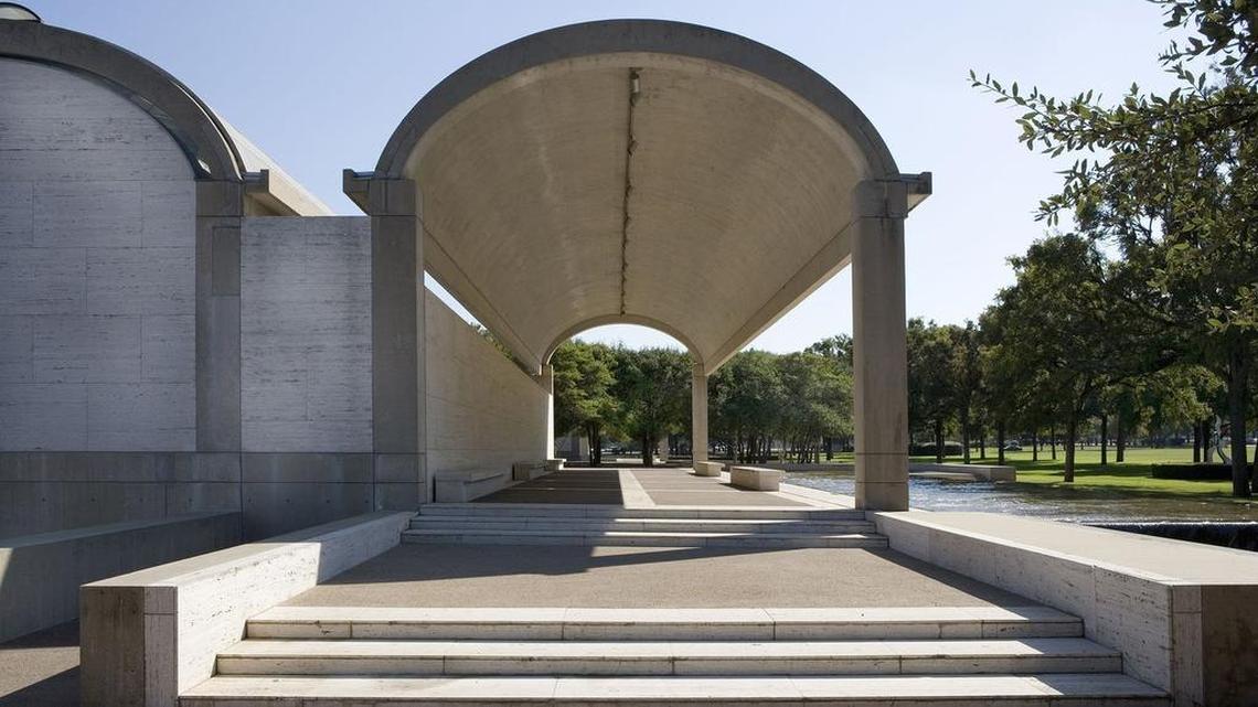 Colonnade on the north side of the Kimbell Art Museum.