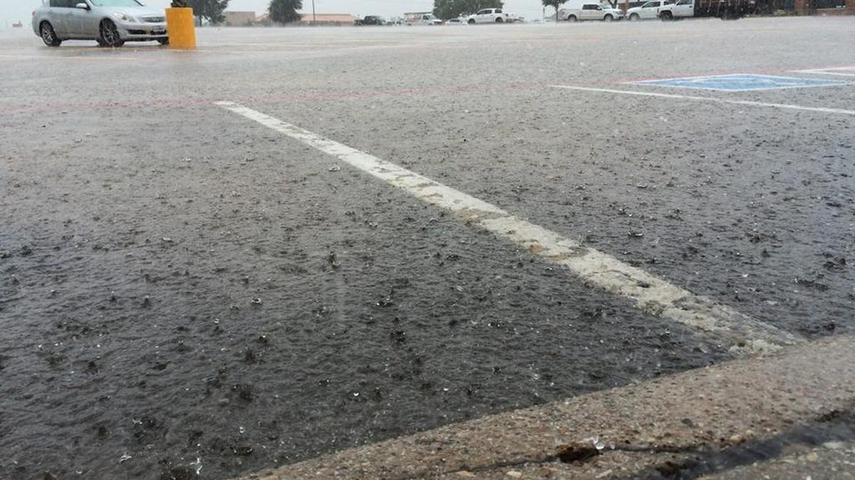 
Rains could be back on Wednesday in Tarrant County as forecasters are calling for a 50 percent chance of precipitation.
