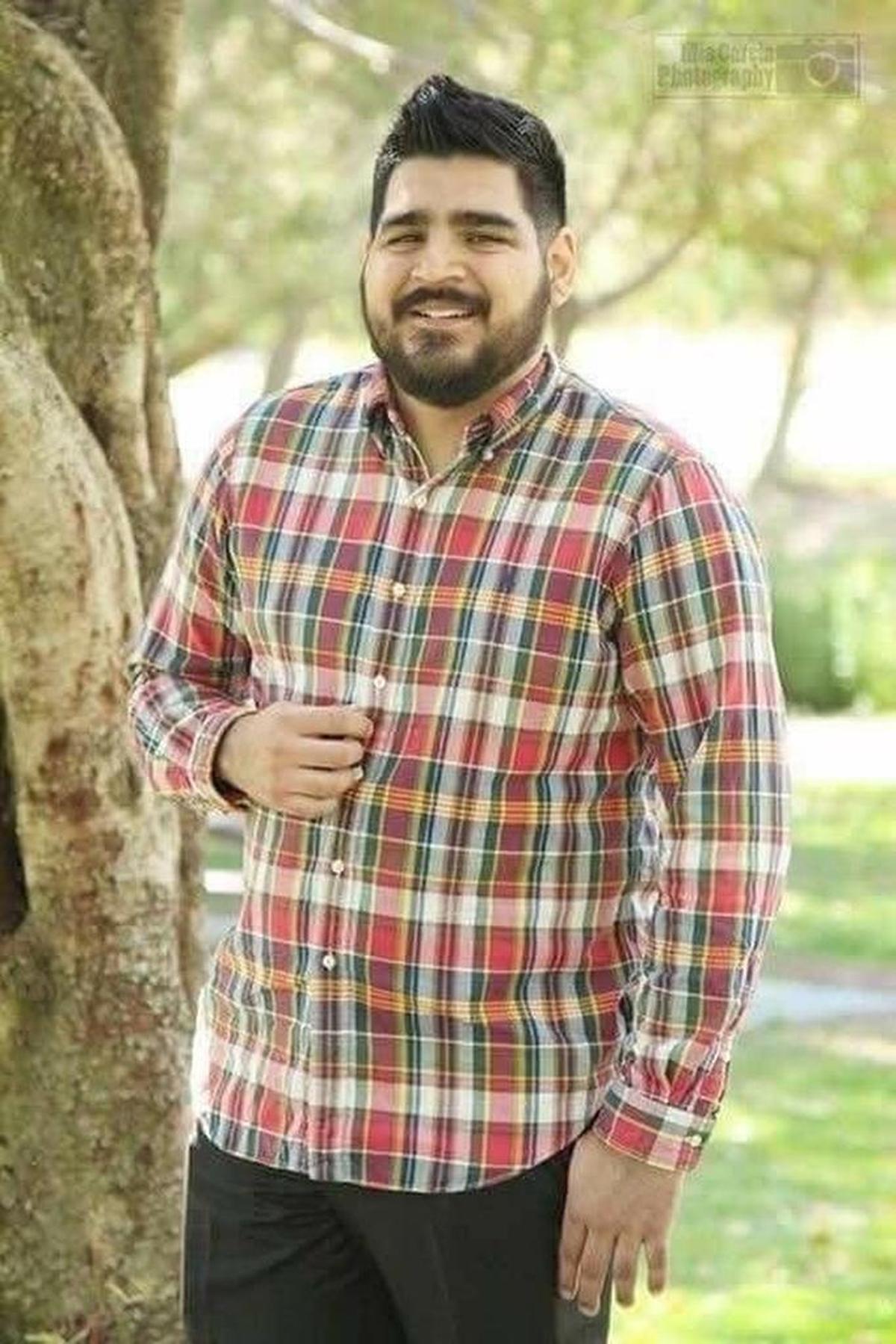 Raymond Huerta, de 26 años, intentó intervenir para impedir un robo en la tienda donde trabajaba su esposa cuando recibió múltiples disparos.