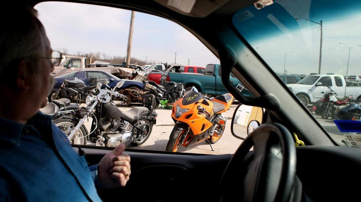 Vehicles in the Fort Worth’s auto pound. The Police Department is considering outsourcing some of the pound’s operations.