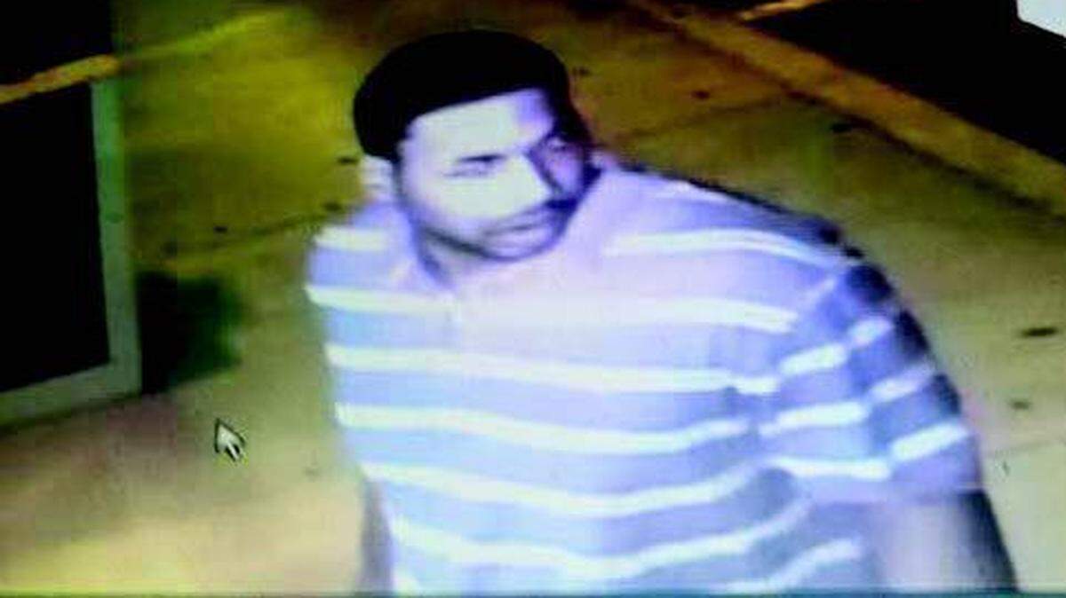 
Fort Worth police are looking for this man, who they said robbed a smoke shop in the 7000 block of McCart Avenue Tuesday. The image is from store security video.
