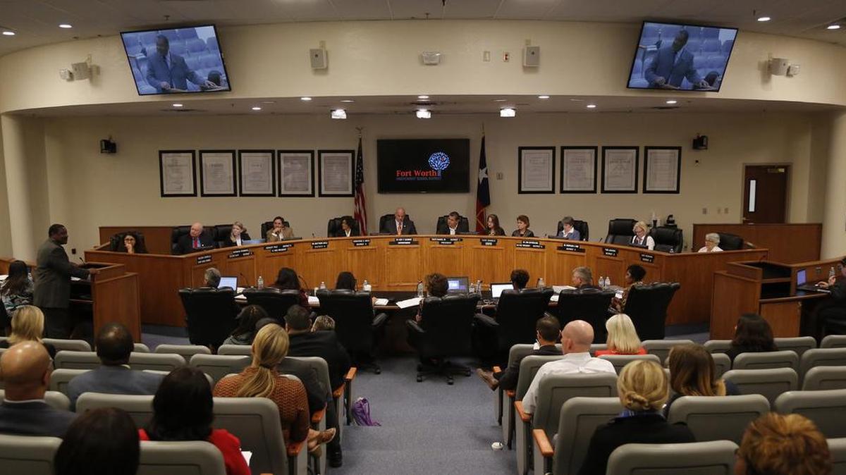Candidates can begin filing for the Fort Worth school board elections on Wednesday.