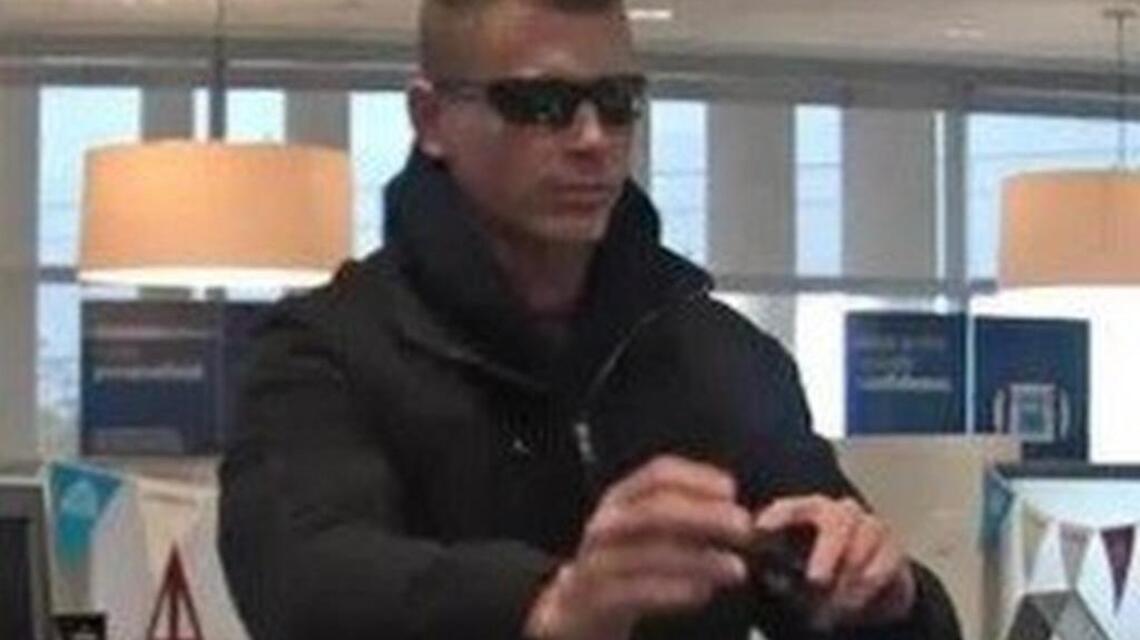Dallas FBI asking for help to find serial bank robber | Fort Worth Star ...