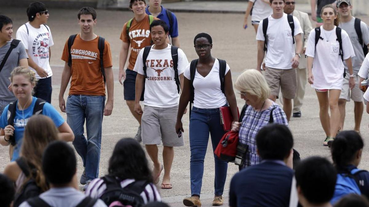 Students on the University of Texas at Austin campus in 2012. UT and Texas A&M are among Money magazine’s “Best Schools for Your Money.”