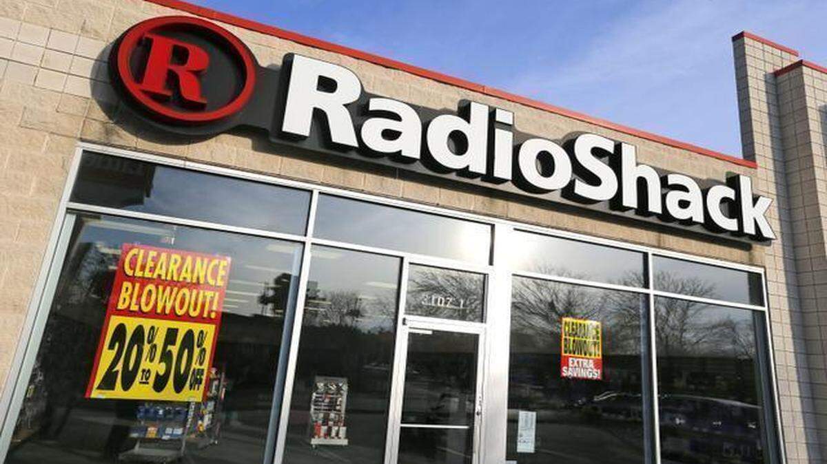 
The Radio Shack store on West Berry Street in Fort Worth was having a clearance sale this week, days before company officials announced they were filing for Chapter 11 bankruptcy.
