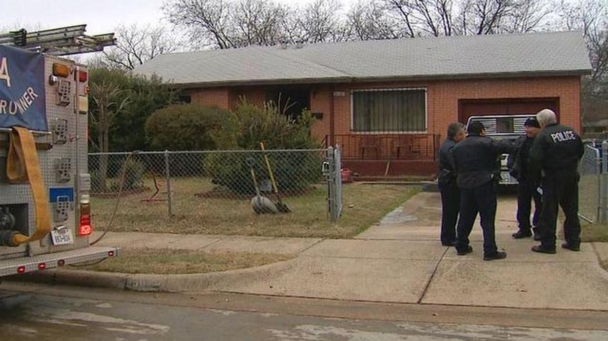 
A 70-year-old man was found dead in this house in the 3600 block of South Hughes Avenue, Fort Worth firefighters said Monday. 
