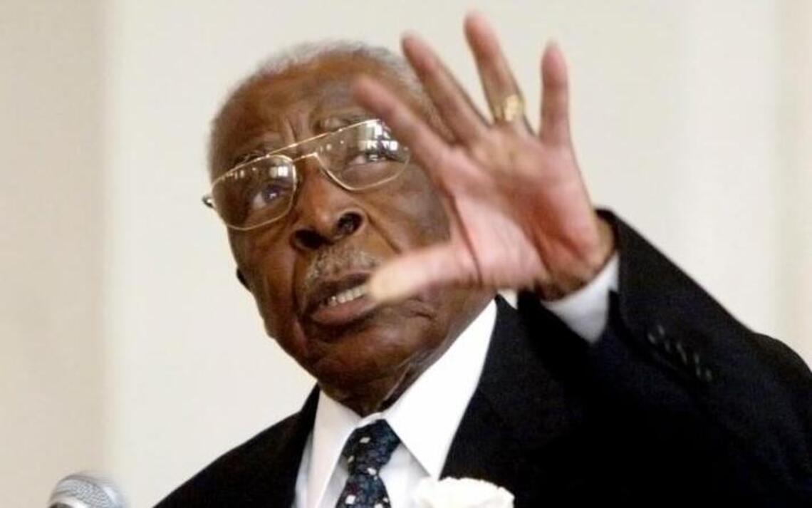 Nehemiah Davis, longtime Fort Worth civic leader and pastor, died Wednesday