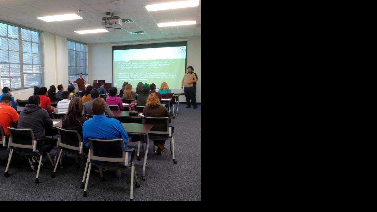 
North Texas immigration advocates have been helping people prepare for President Barack Obama’s immigration program. Four meetings have been conducted by students at the University of Texas at Arlington.
