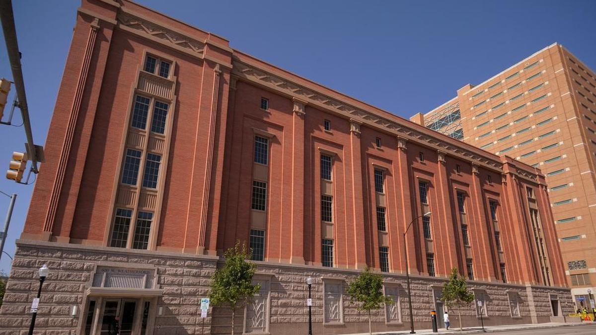 Tarrant County’s Lon Evans Corrections Center is a 444-bed maximum-security jail in downtown Fort Worth near the courts.