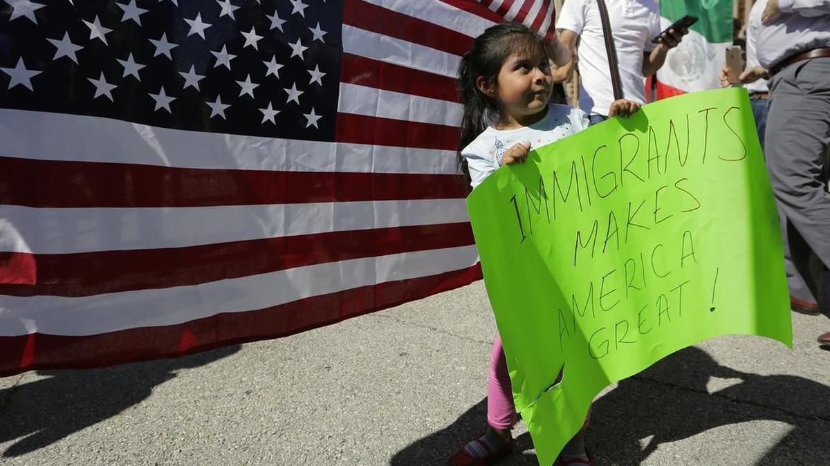 Fort Worth trustees voted Tuesday on a resolution that declares the district “welcoming and safe” for all students, regardless of their immigration status.