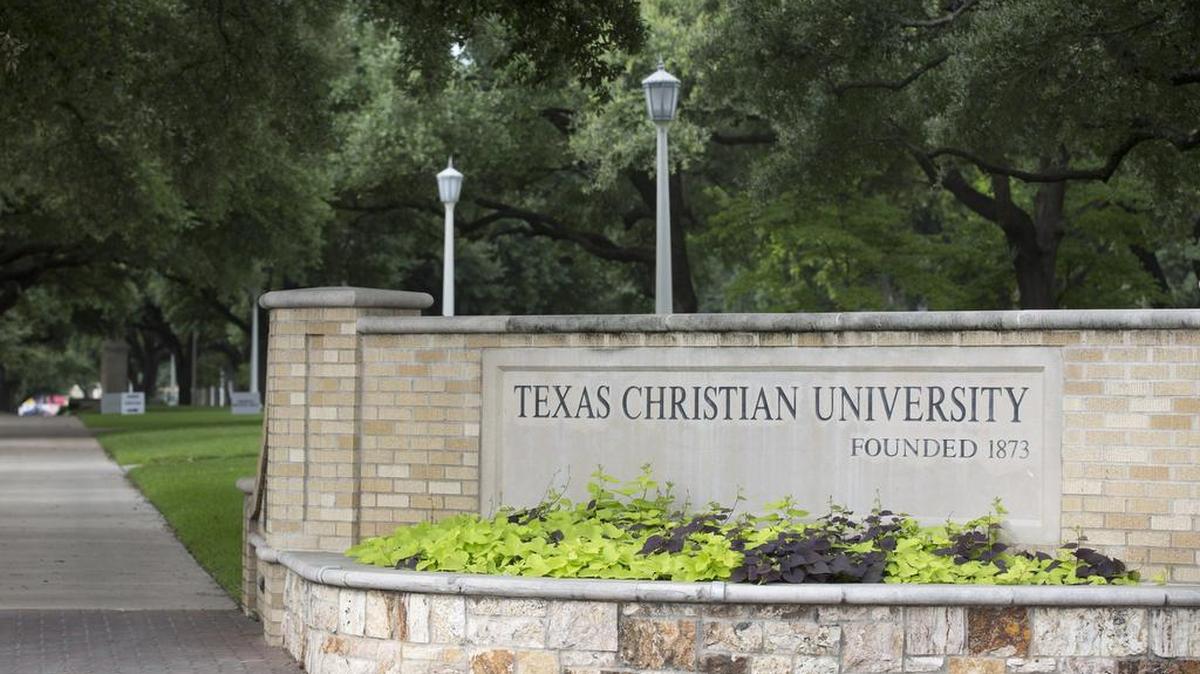 
A Texas Christian University student diagnosed with rubella will be out of self-isolation Sunday and ready to restart his school routine, Tarrant County’s chief epidemiologist said Friday.
