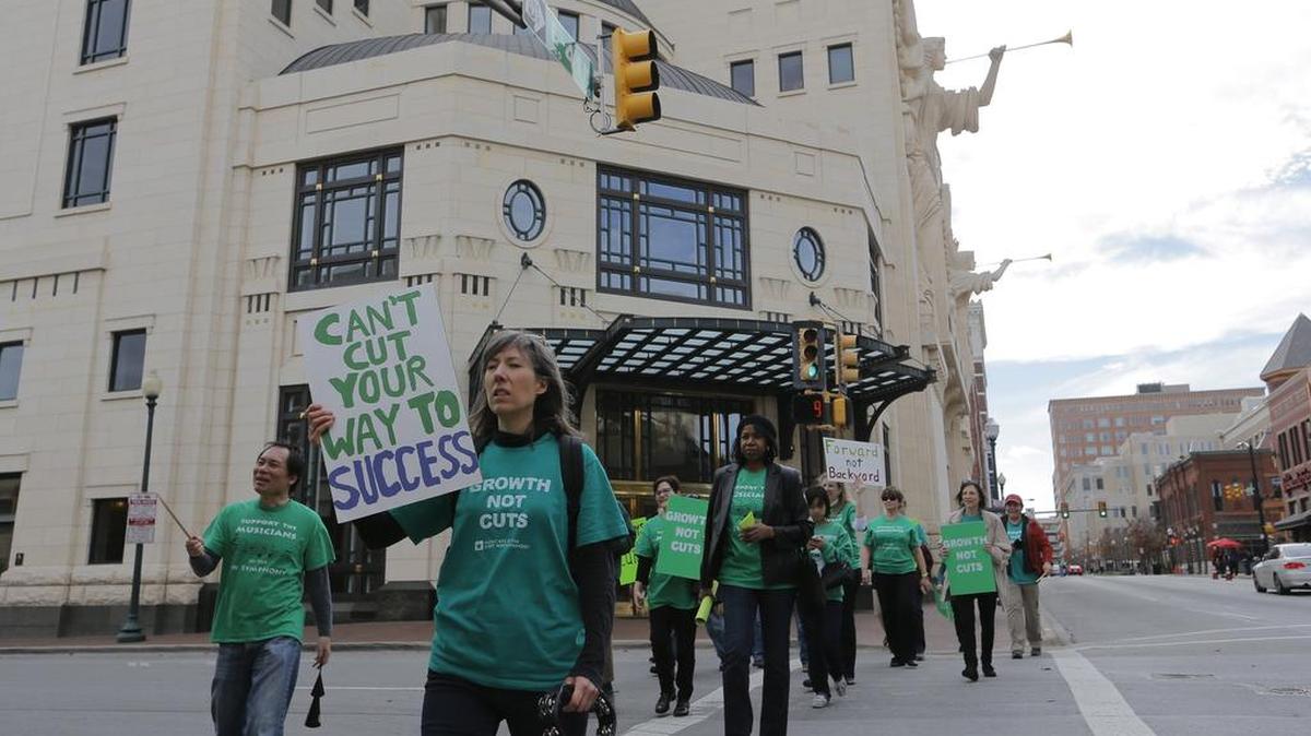 Members of the musicians union agreed to a contract extension with the Fort Worth Symphony management on Friday. Last week, they marched through downtown to raise awareness of their contract negotiations.