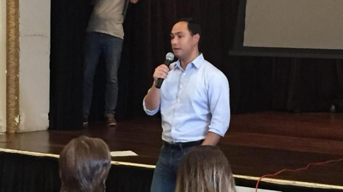 U.S. Rep. Joaquin Castro, D-San Antonio spoke briefly in Fort Worth on Monday night, urging city leaders to oppose the state’s new “sanctuary cities” law.