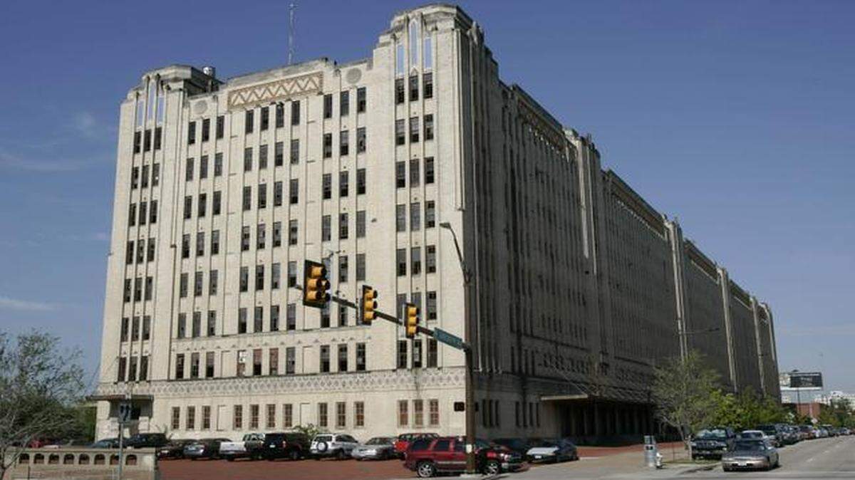 
The Texas & Pacific warehouse at 400 W. Lancaster Ave. 
