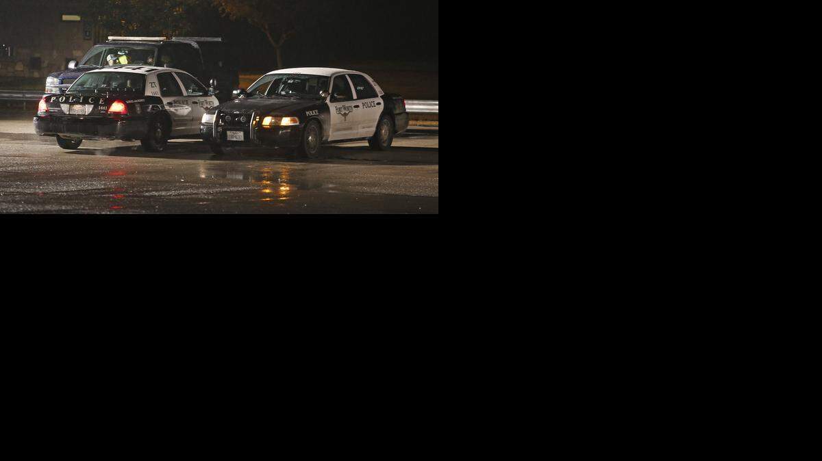 
Fort Worth police searched for murder suspect Kistun Sean Madewell near Bicentennial Park in Crowley on Wednesday, Dec. 17, 2014. 
