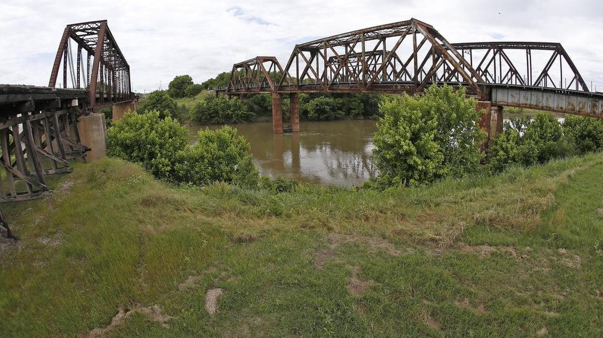 The Three Sisters railroad bridges near Samuels Avenue and the West Fork of the Trinity River were included on Historic Fort Worth’s 2016 Most Endangered Places list Tuesday.
