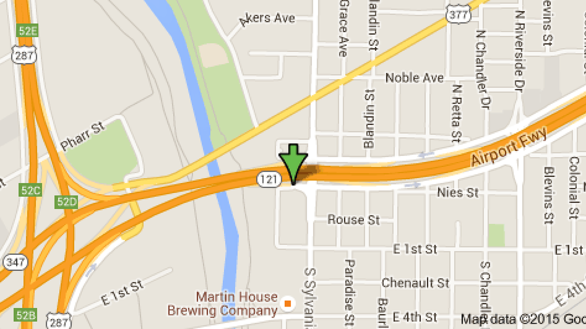 
A pedestrian was struck and killed by a vehicle on Airport Freeway Tuesday night near downtown Fort Worth, police said.
