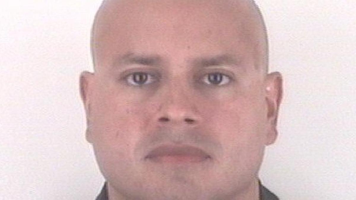 Oscar Manuel Flores, a Fort Worth police officer for 12 years, has been fired, police records show.