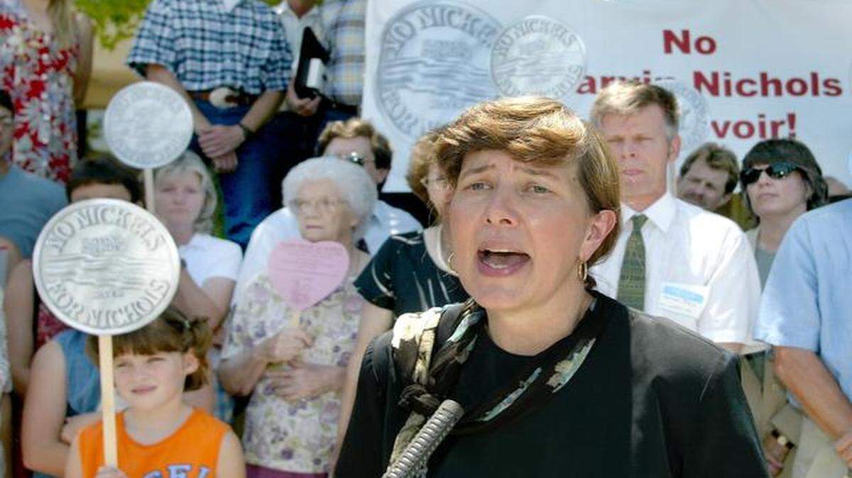 
Rita Beving of the Sierra Club speaks out against the Marvin Nichols Reservoir project in Grand Prairie in July 2002. 
