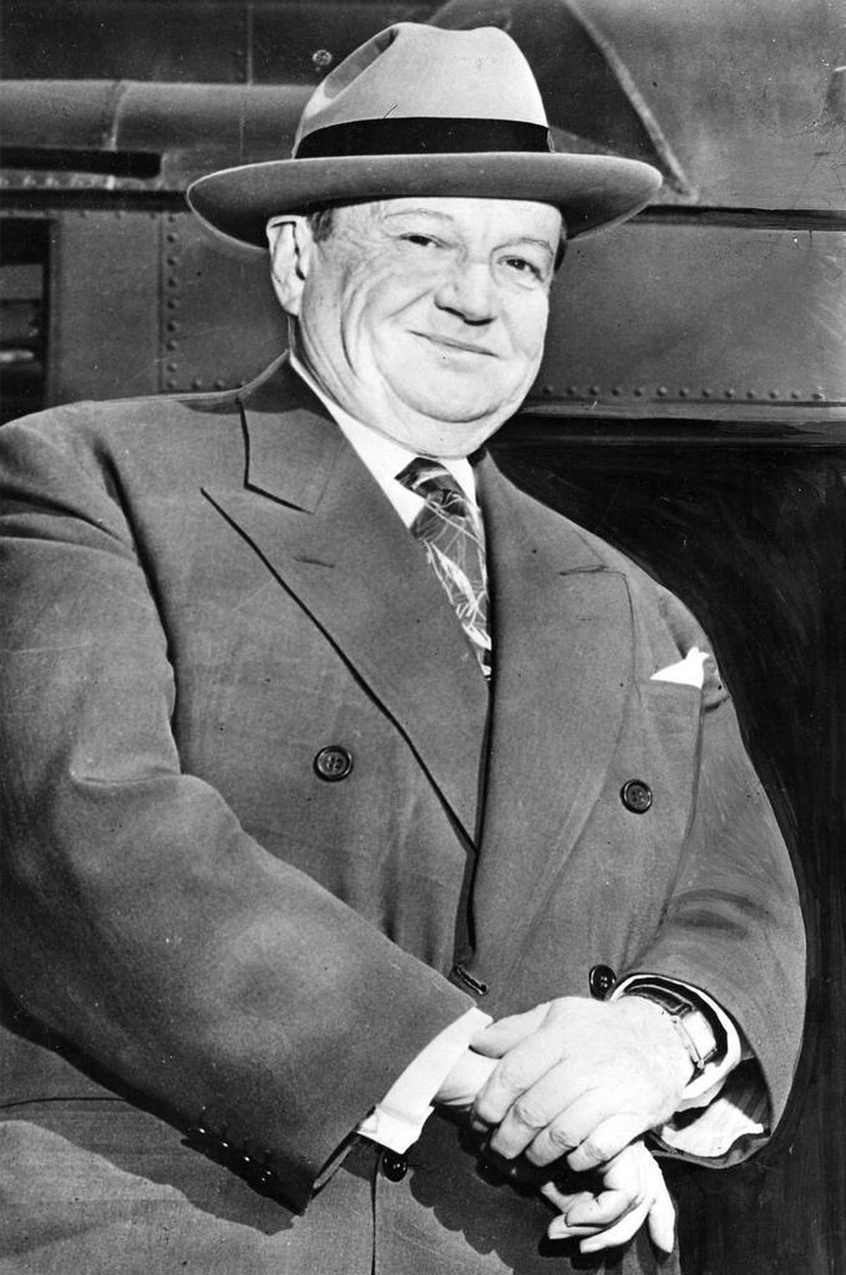 Oilman Sid W. Richardson became an independent oil producer in Fort Worth in 1919. While he made and lost fortunes, he hit it big with the rich Keystone oilfield. From his offices in Fort Worth, he leased more oil land than several major oil companies.