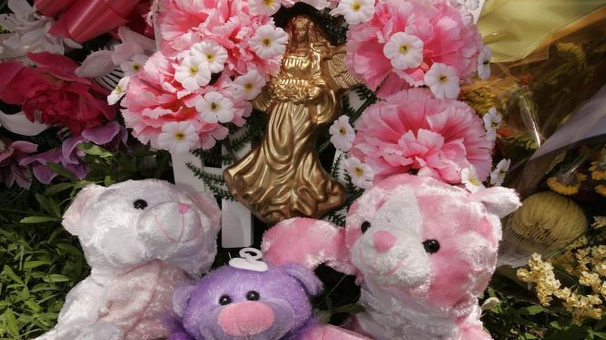 A small memorial was placed at a mobile in Parker County in 2007 after Gilberta Estrada hanged herself along with 3 of her 4 children.