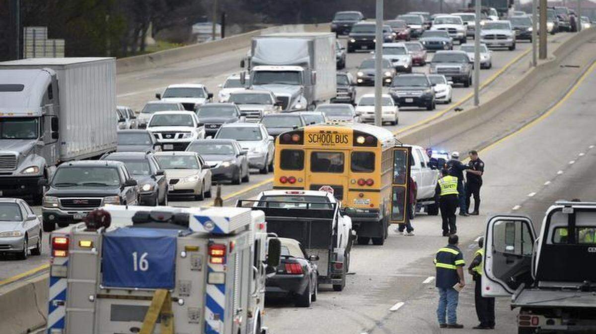 
Traffic backs up on eastbound Interstate 30 in west Fort Worth after a multivehicle wreck near the Ridglea Avenue exit just before 3 p.m. Wednesday.
