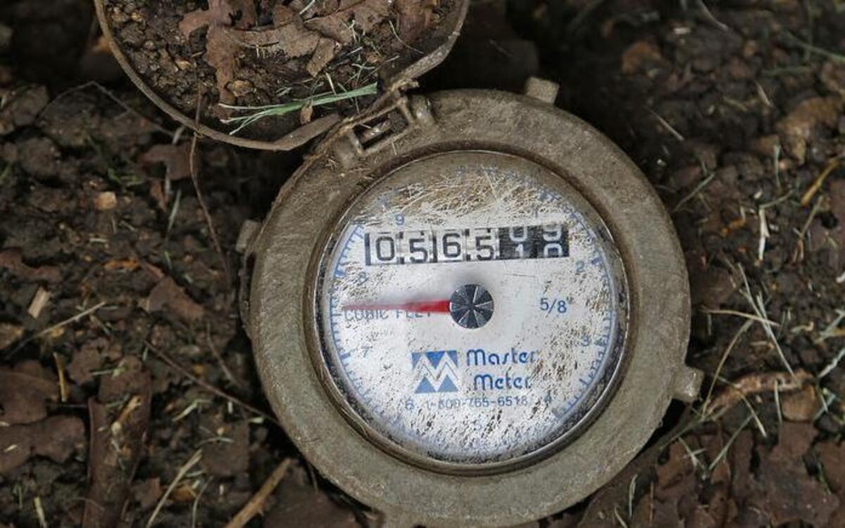 
A current Fort Worth water meter in a Wedgwood yard on Tuesday, Aug. 25, 2015.
