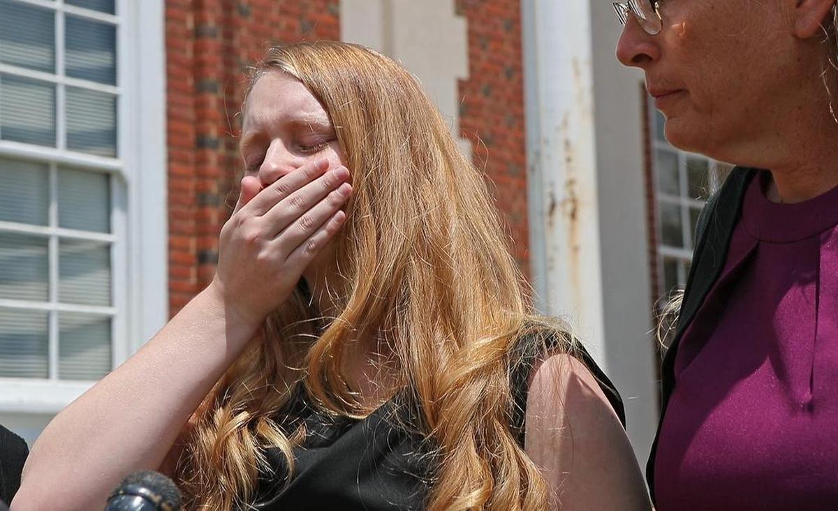 The mother of baby John Norris, Megan Norris, spoke on the steps of the Weatherford courthouse in August. Her child had died in August in a west Fort Worth baby sitter’s home when he was suffocated in a child car seat. Her mother, Lisa Crow, accompanied her.