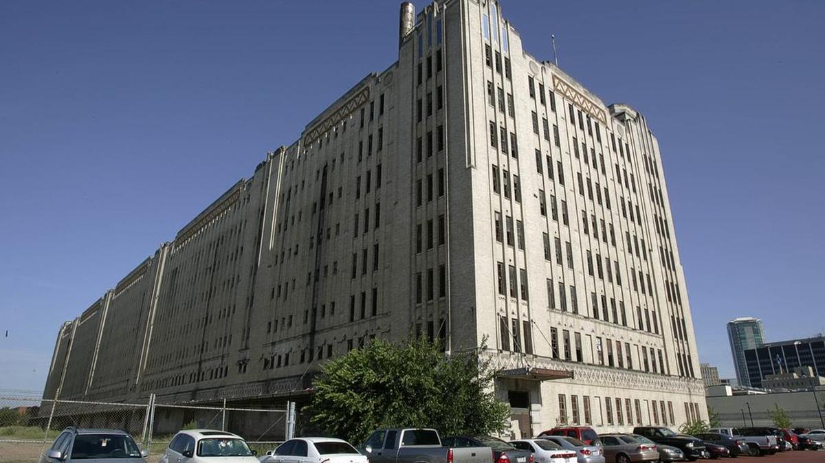 Cleopatra Inc., owner of the T&P Warehouse, has been given a couple more months to make building repairs.