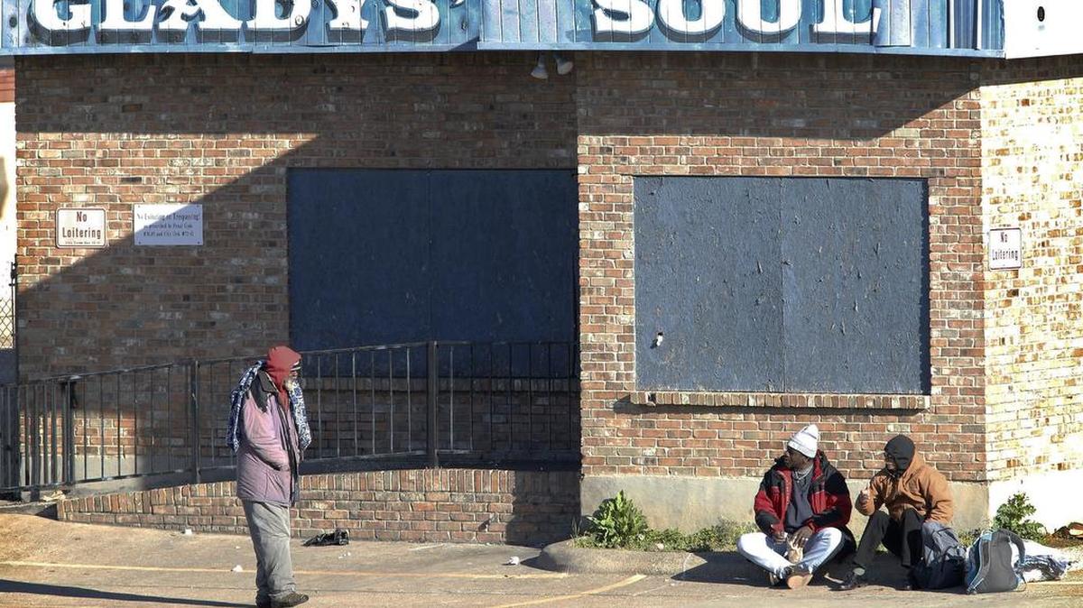 The results of Count Night 2016 were unveiled in Fort Worth Thursday. Volunteers and police officers counted 1,985 homeless people in Tarrant and Parker counties on Jan. 28. Many homeless people rely on social service efforts and shelters located along East Lancaster in Fort Worth, Thursday, February 25, 2016.