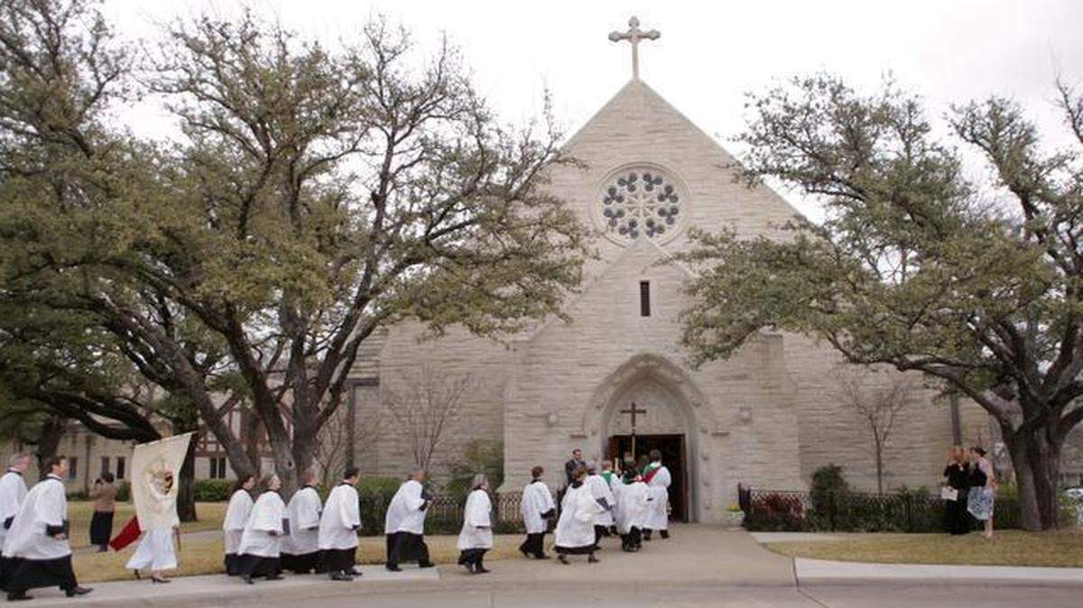 All Saints Episcopal Church in west Fort Worth separated from other churches in a dispute about church property. This photo was taken at the church on Feb. 7, 2009, as church leaders loyal to the national church gathered for a convention to reorganize the fractured diocese.