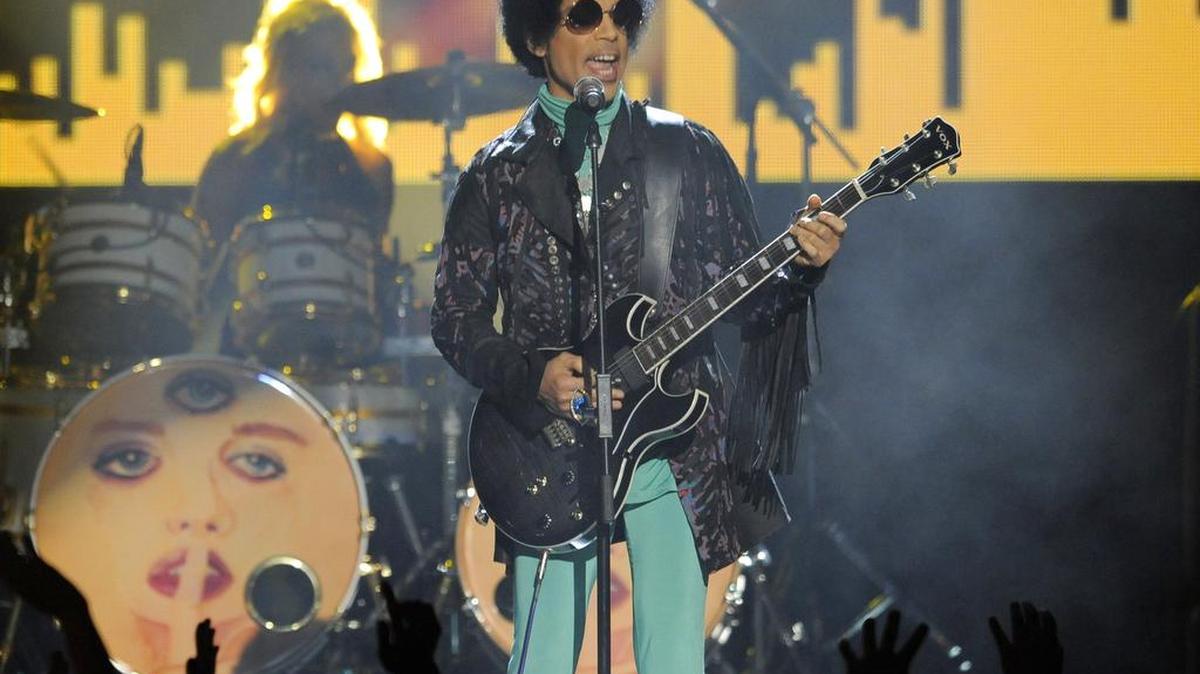 Several pills taken from Prince's estate in Paisley Park after his death were counterfeit drugs that actually contained fentanyl,a synthetic opioid 50 times more powerful than heroin, an official close to the investigation said Sunday