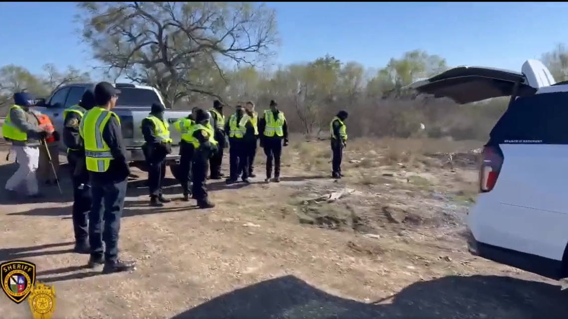 Motorists found a human skull after their car broke down along a highway in Texas, police said. It is believed to have belonged to a young woman.