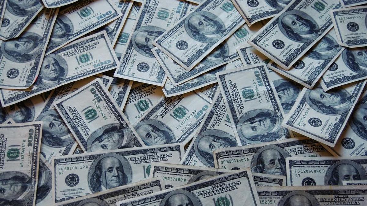 “What’s mine is mine” may be a better motto for Americans and their money than “e pluribus unum,” according to a new study.