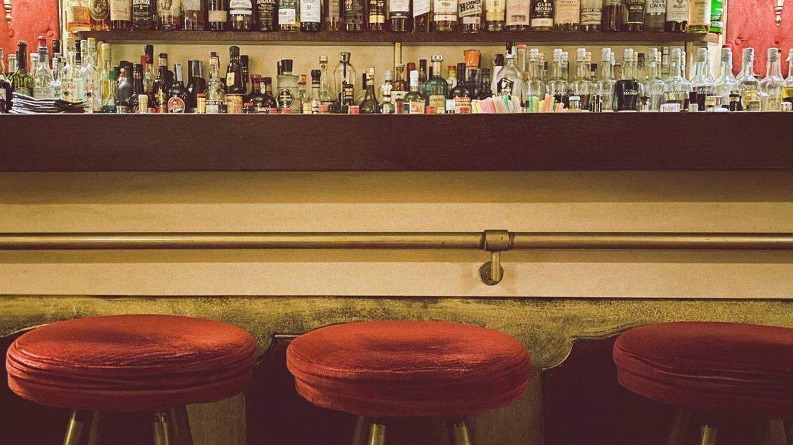 A man went bar hopping and left his children locked in a car in the parking lot, Texas cops say.