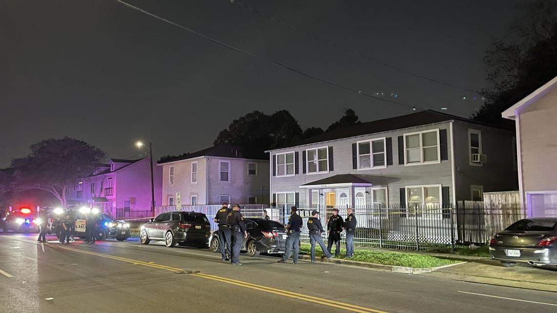 A woman was injured and a man shot and killed himself in an apparent attempted murder-suicide, Texas police say.