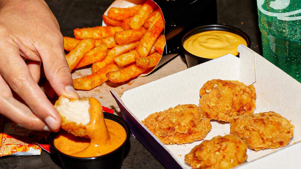 Taco Bell’s crispy chicken nuggets will be tested at Houston locations for a limited time.