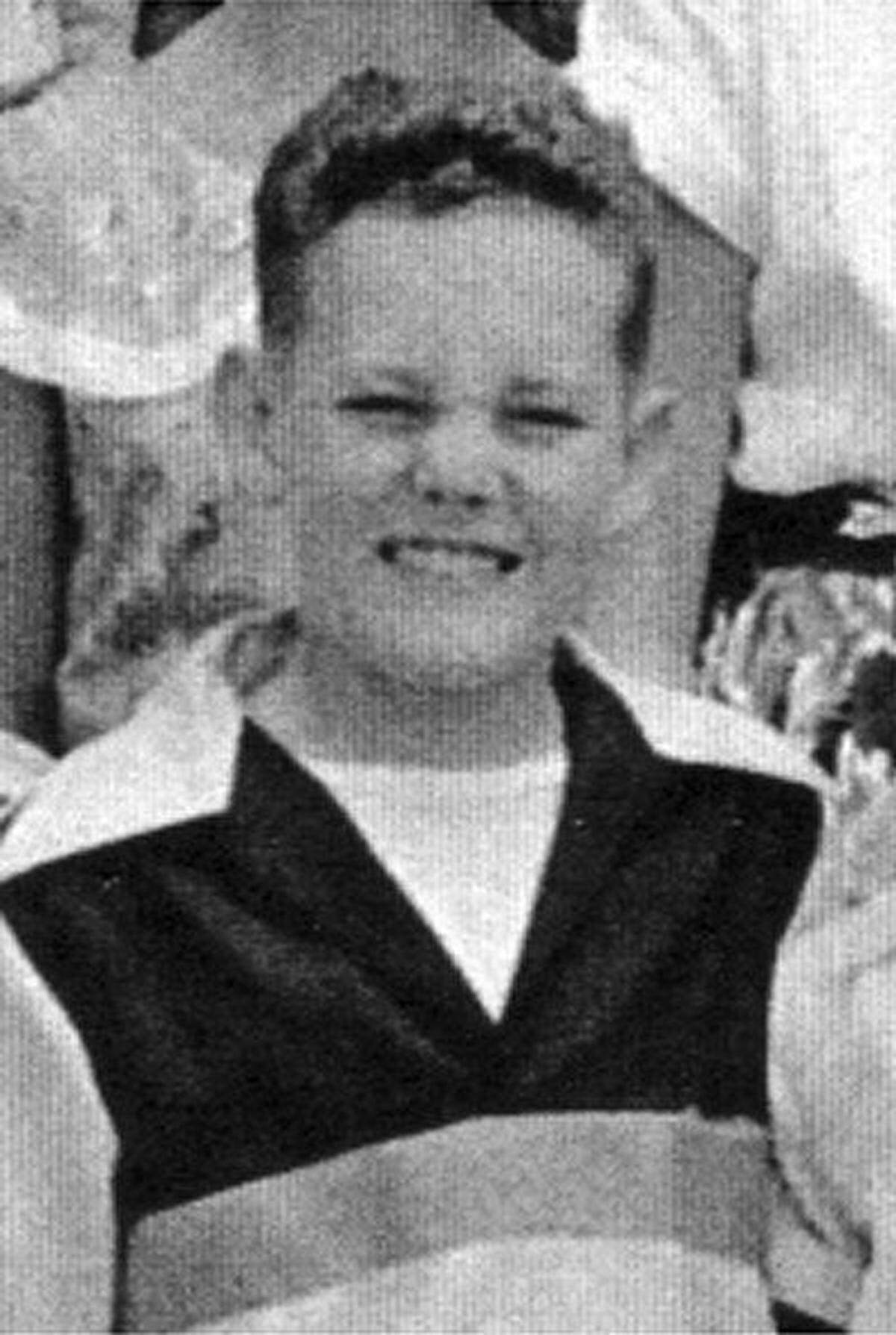 7th graders at Irma Marsh Junior High in 1950 included future CBS newsman Bob Schieffer, pictured. Schieffer graduated from North Side High School.