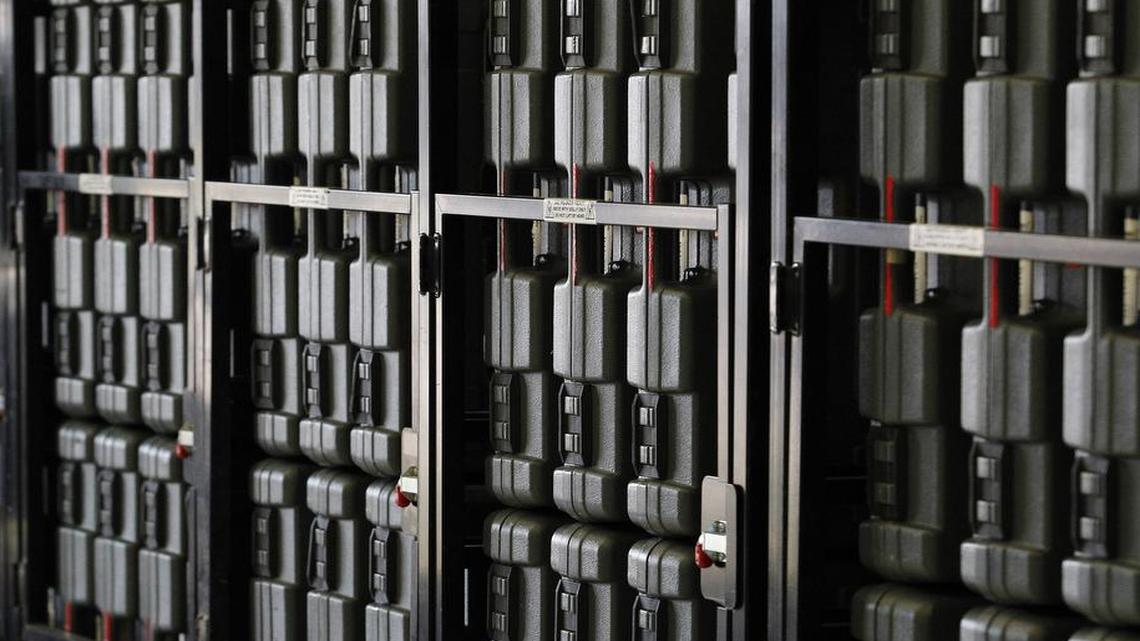 Hart eSlates and DAUs (Disabled Access Units) both allow voters to vote electronically.