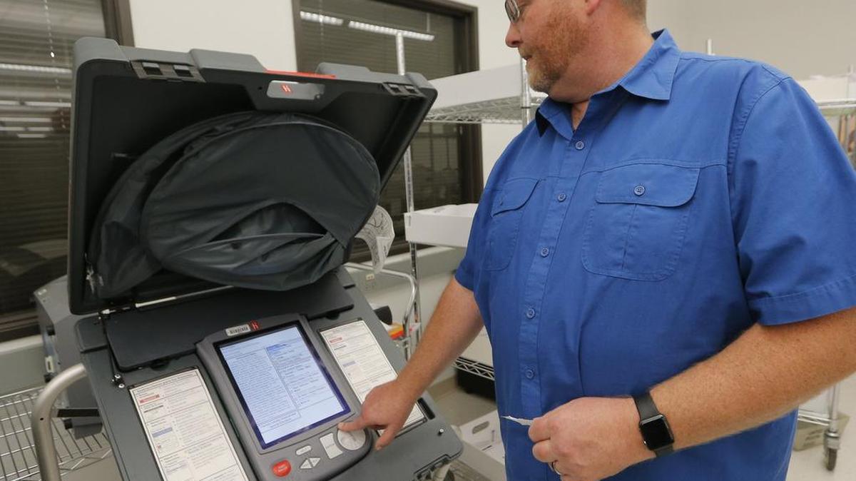 Live: Tarrant County Elections Administrator Frank Phillips demonstrates how to use the electronic voting machine used at all Tarrant County early voting locations, Wednesday, October 26, 2016.